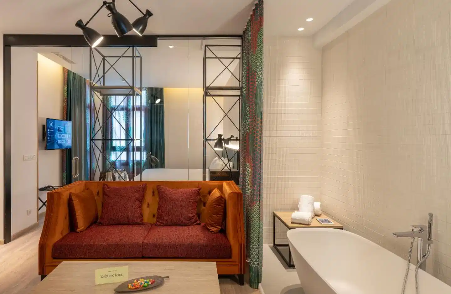 Axel Hotel Bilbao Badezimmer