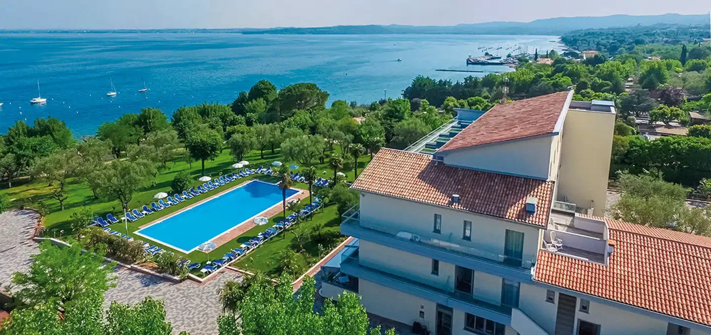 Regina Del Garda Suite Aussenansicht