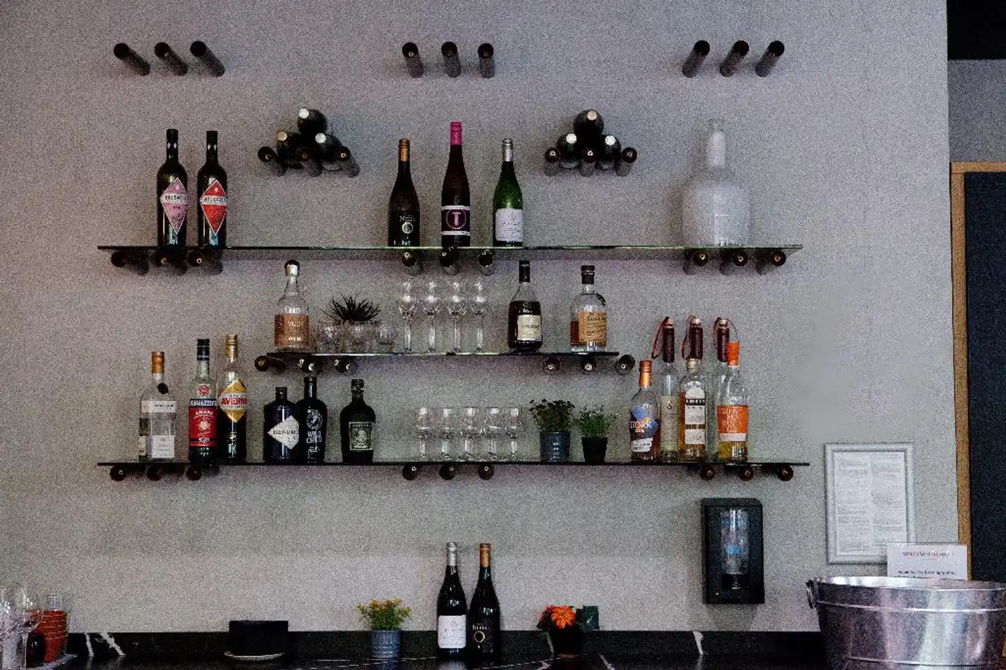 Hotel Indigo Berlin - East Side Gallery Lobby