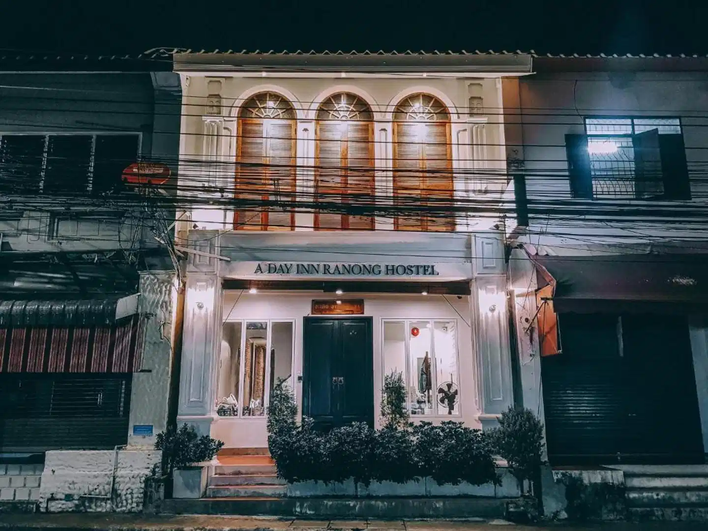 A DAY INN RANONG HOSTEL Aussenansicht