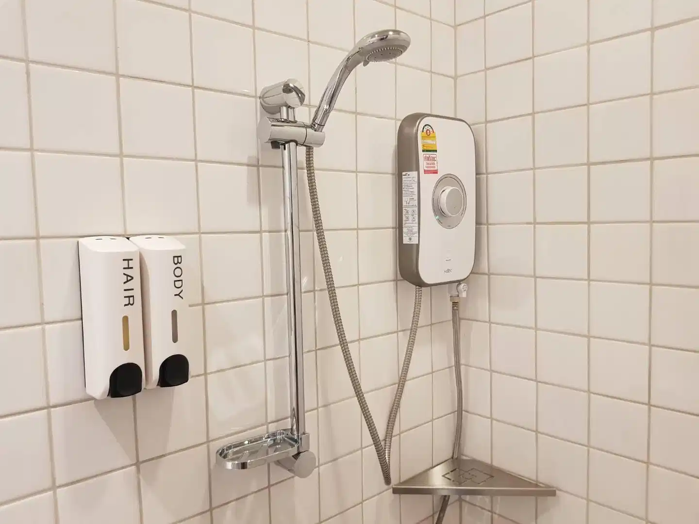 A DAY INN RANONG HOSTEL Badezimmer