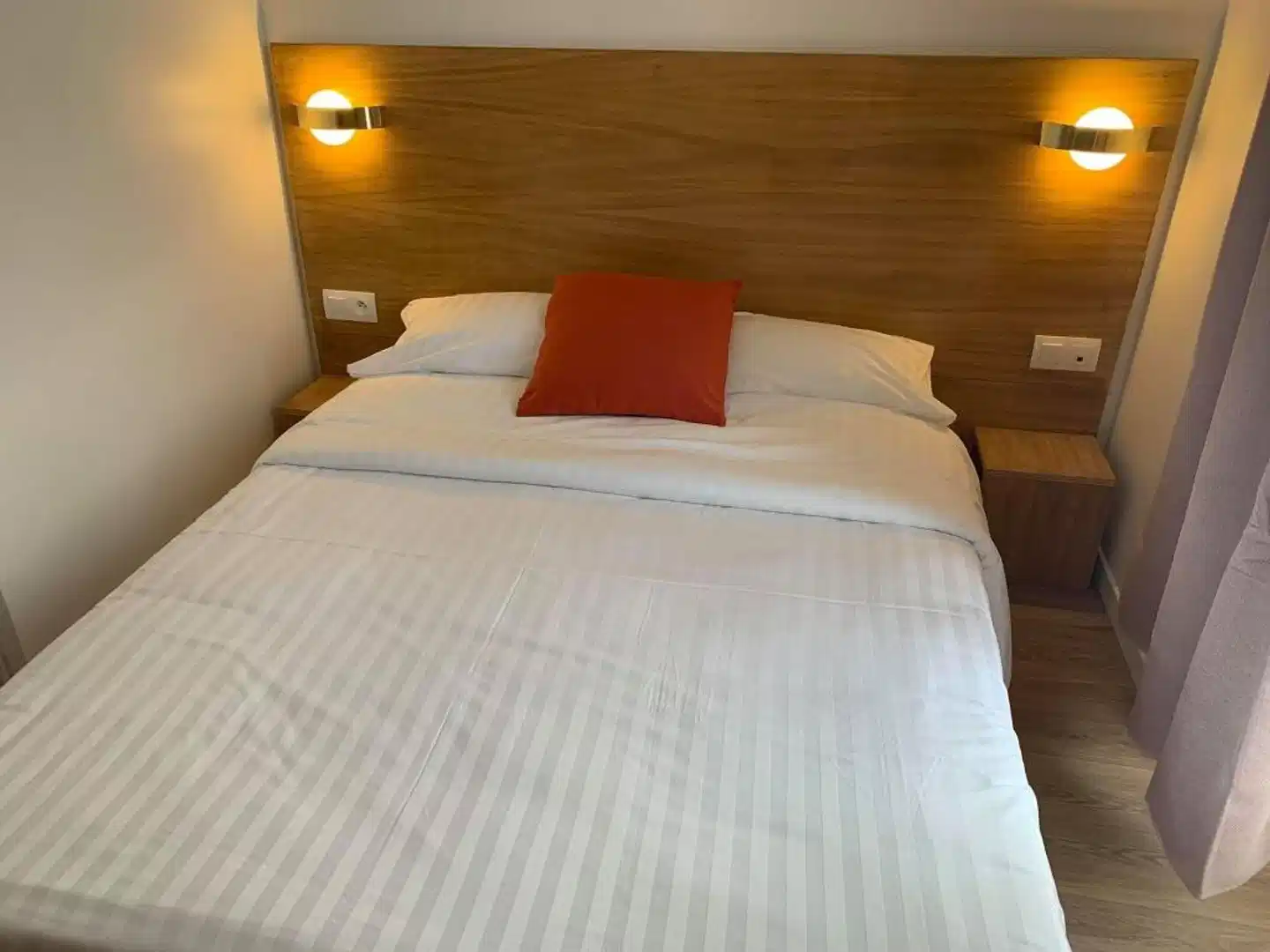 Hôtel Dupleixadiama Wohnbeispiel