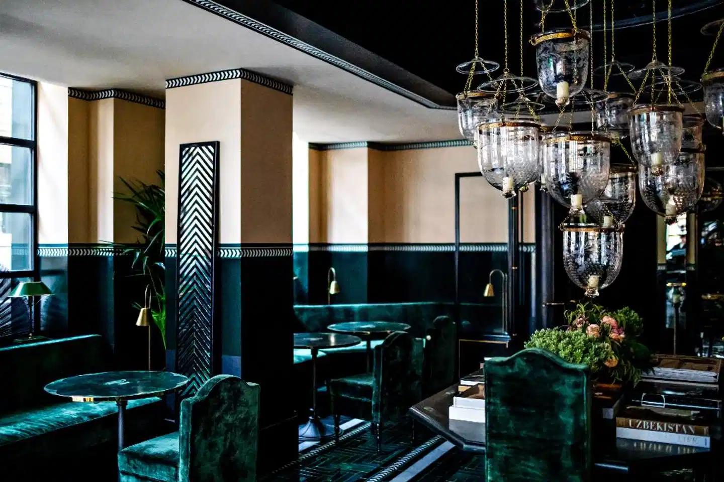 Monsieur George-Champs Elysees Bar