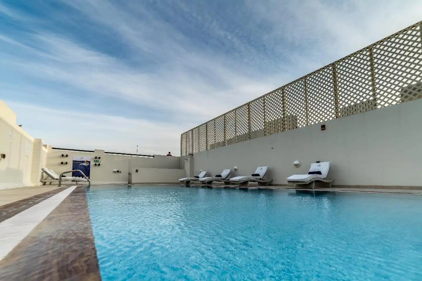 Suha Creek Hotel Apartments Pool