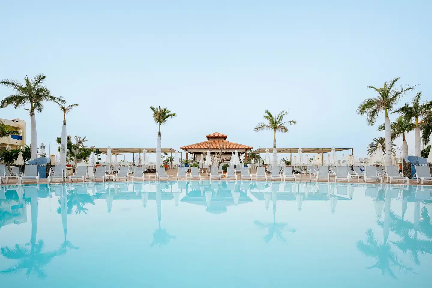 R2 Buganvilla Hotel & Spa Pool