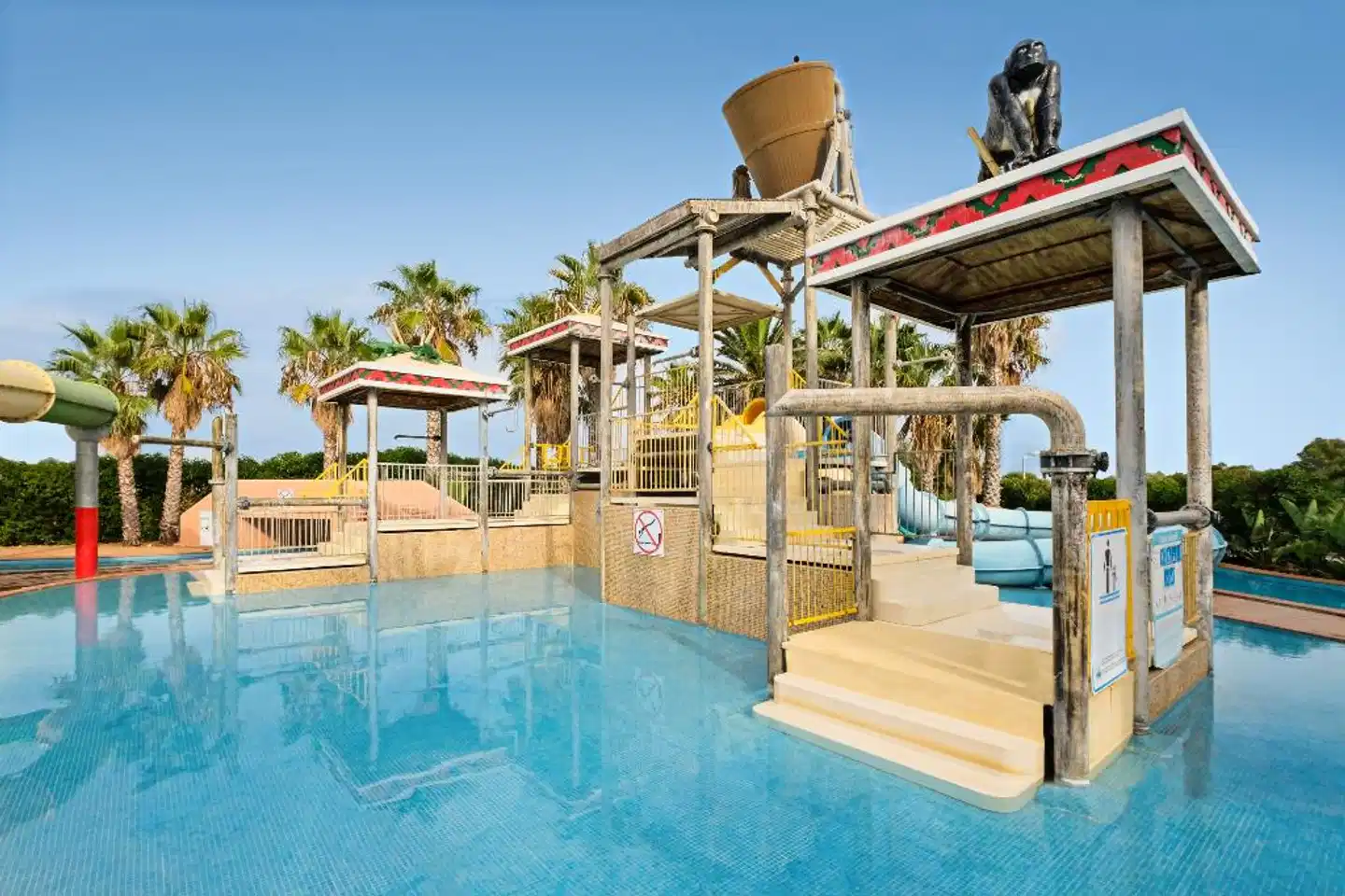 Moon Dreams Marina Parc Pool