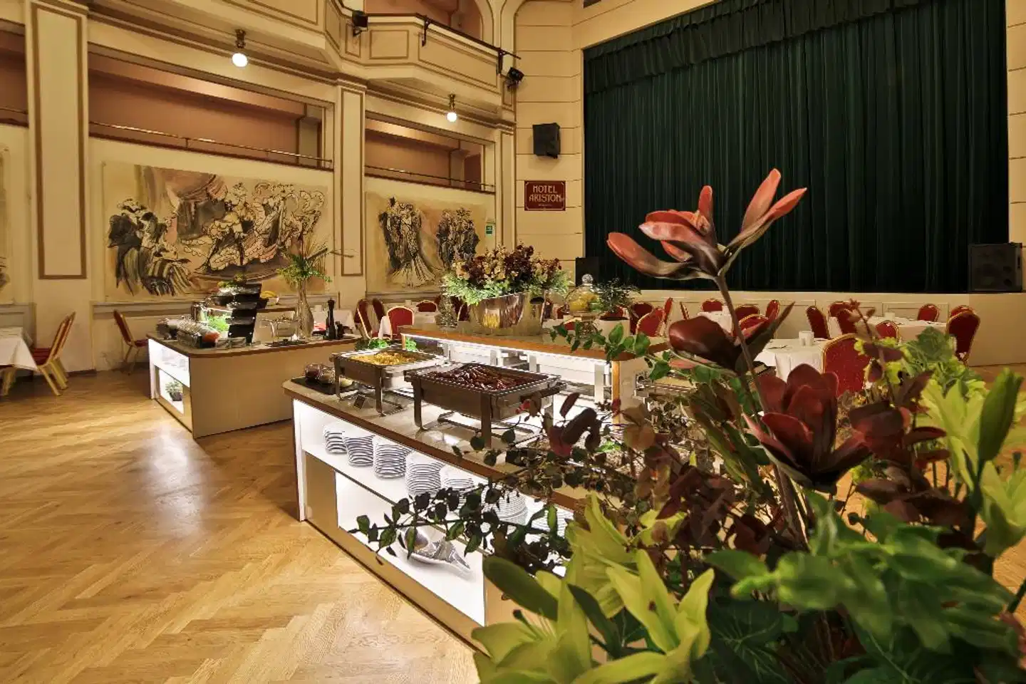 Ariston & Ariston Patio Hotel Restaurant