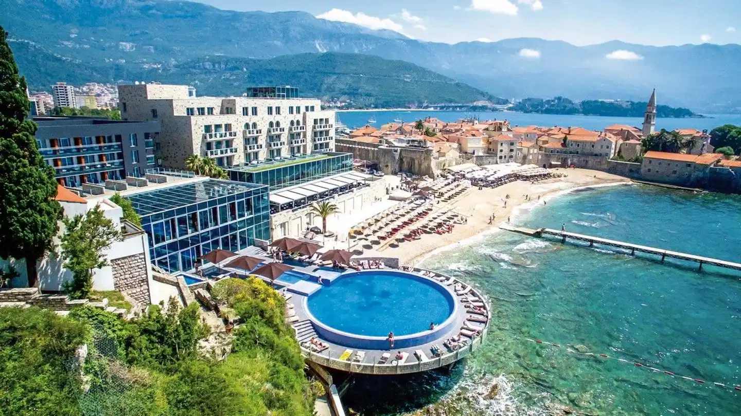 Avala Resort & Villas Aussenansicht