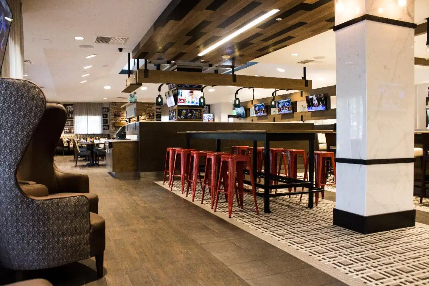 Sonesta Anaheim Resort Area Bar