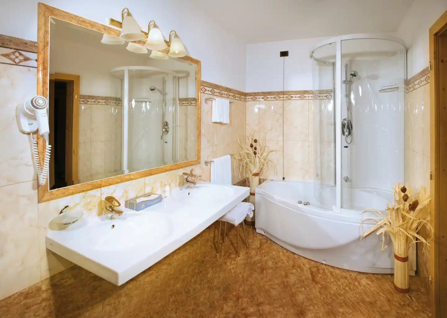 Park Hotel & Club Diamant Romantik Badezimmer