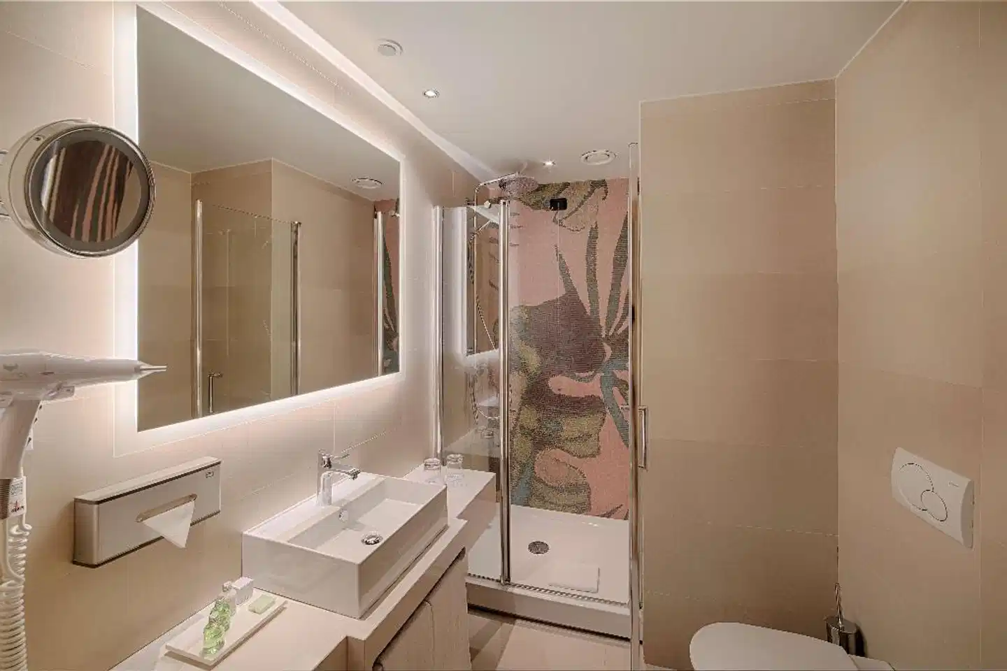 NH Collection Milano Touring Badezimmer