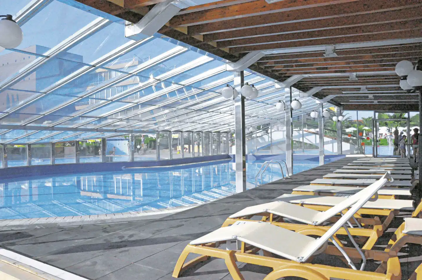 Residence Loano II Village Hallenbad