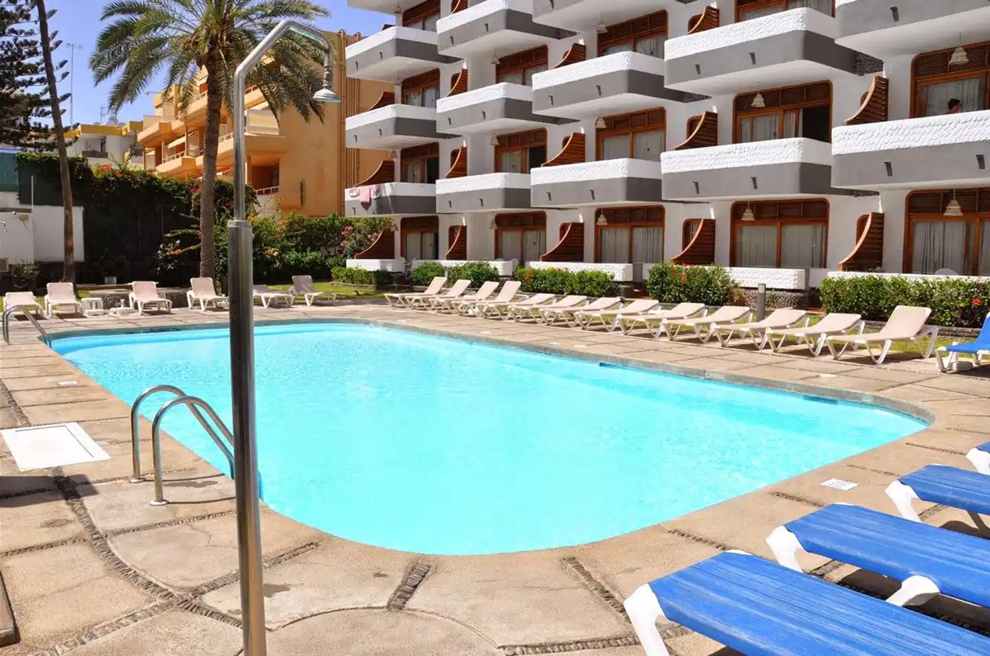 Apartamentos Los Mariachis Pool