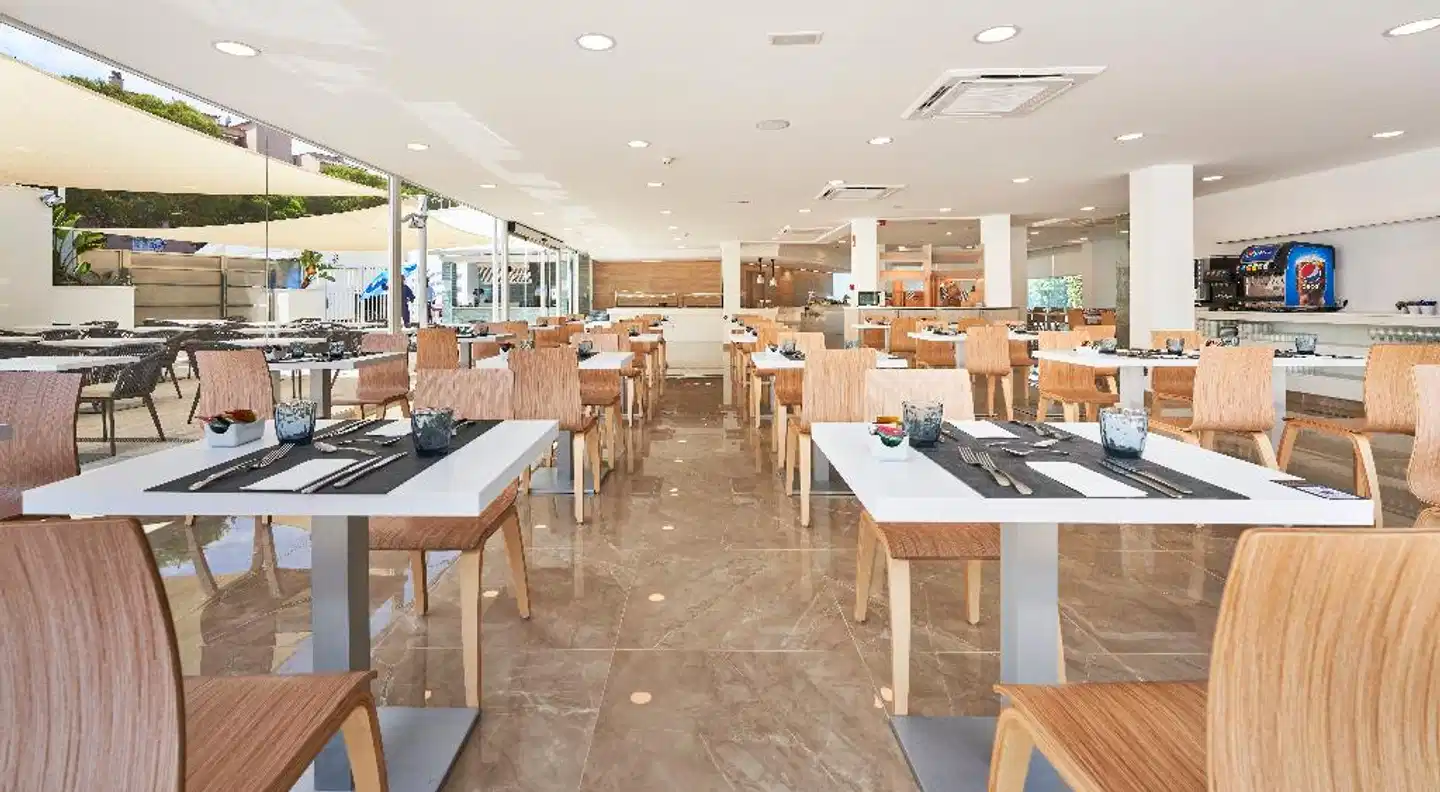 Globales Cala Bona Restaurant