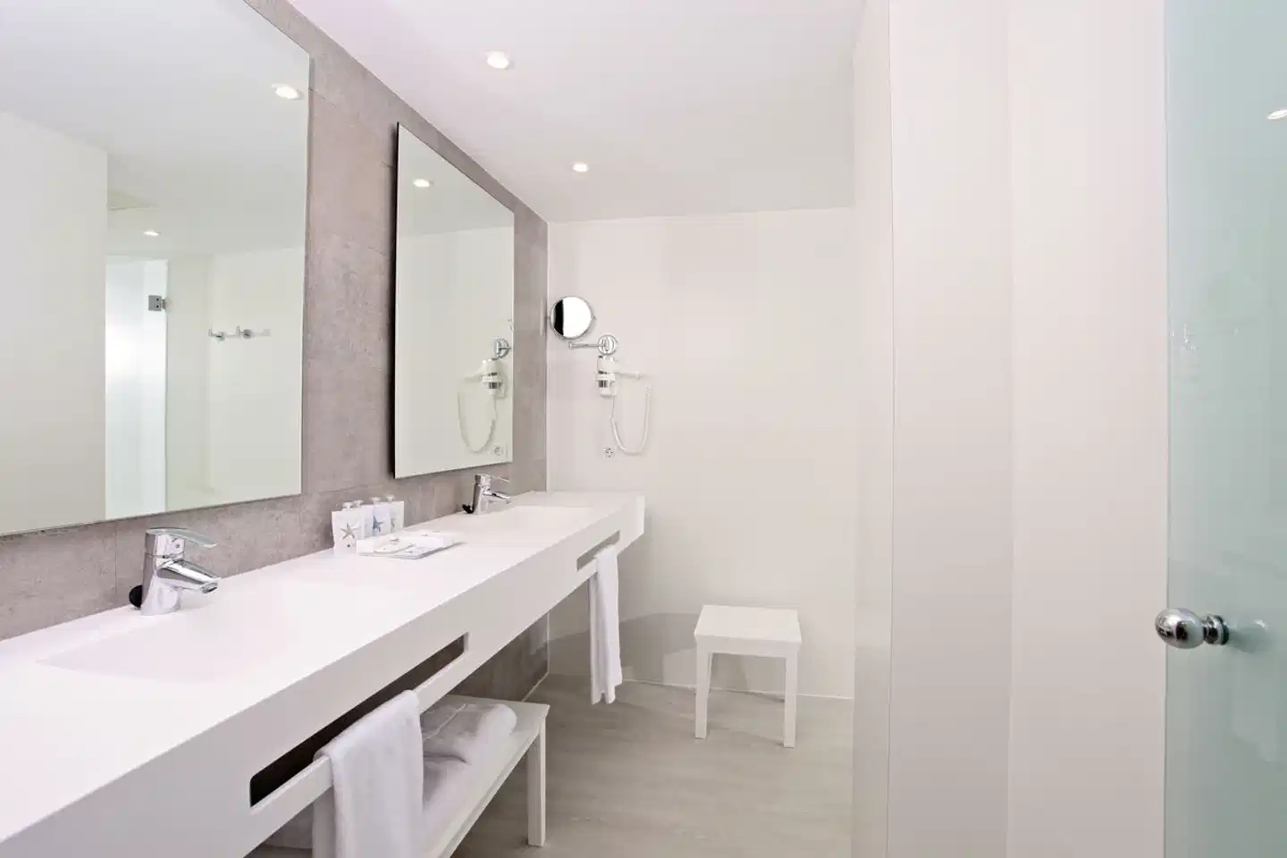 Iberostar Waves Cala Millor Badezimmer