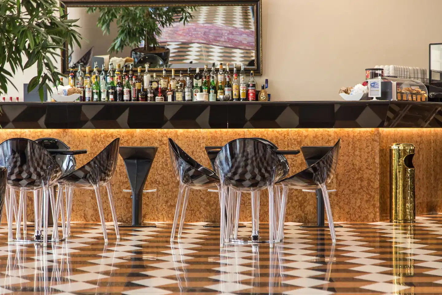 Montresor Hotel Tower Bar