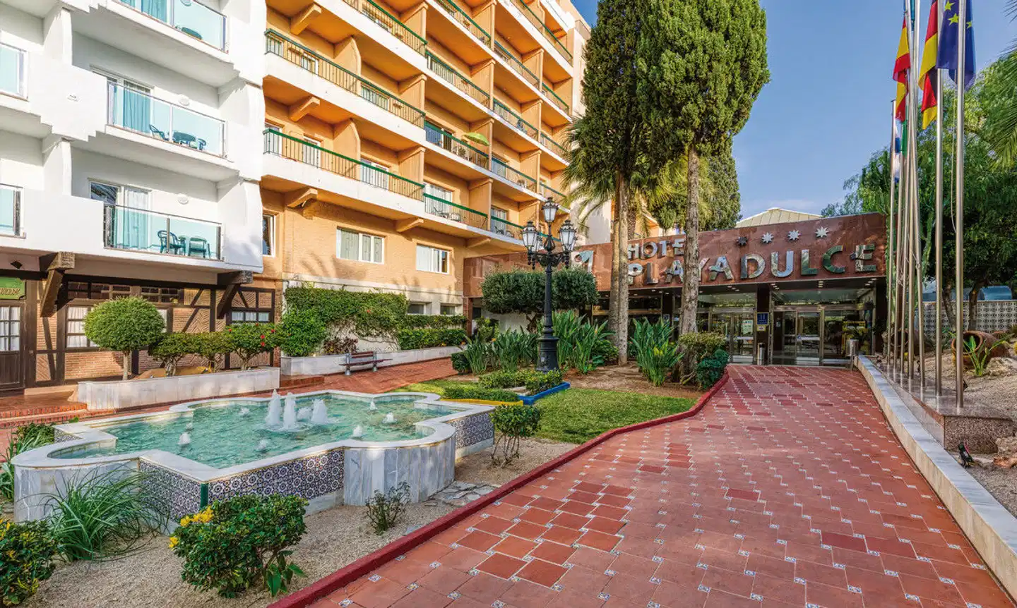 Playadulce Hotel Aussenansicht