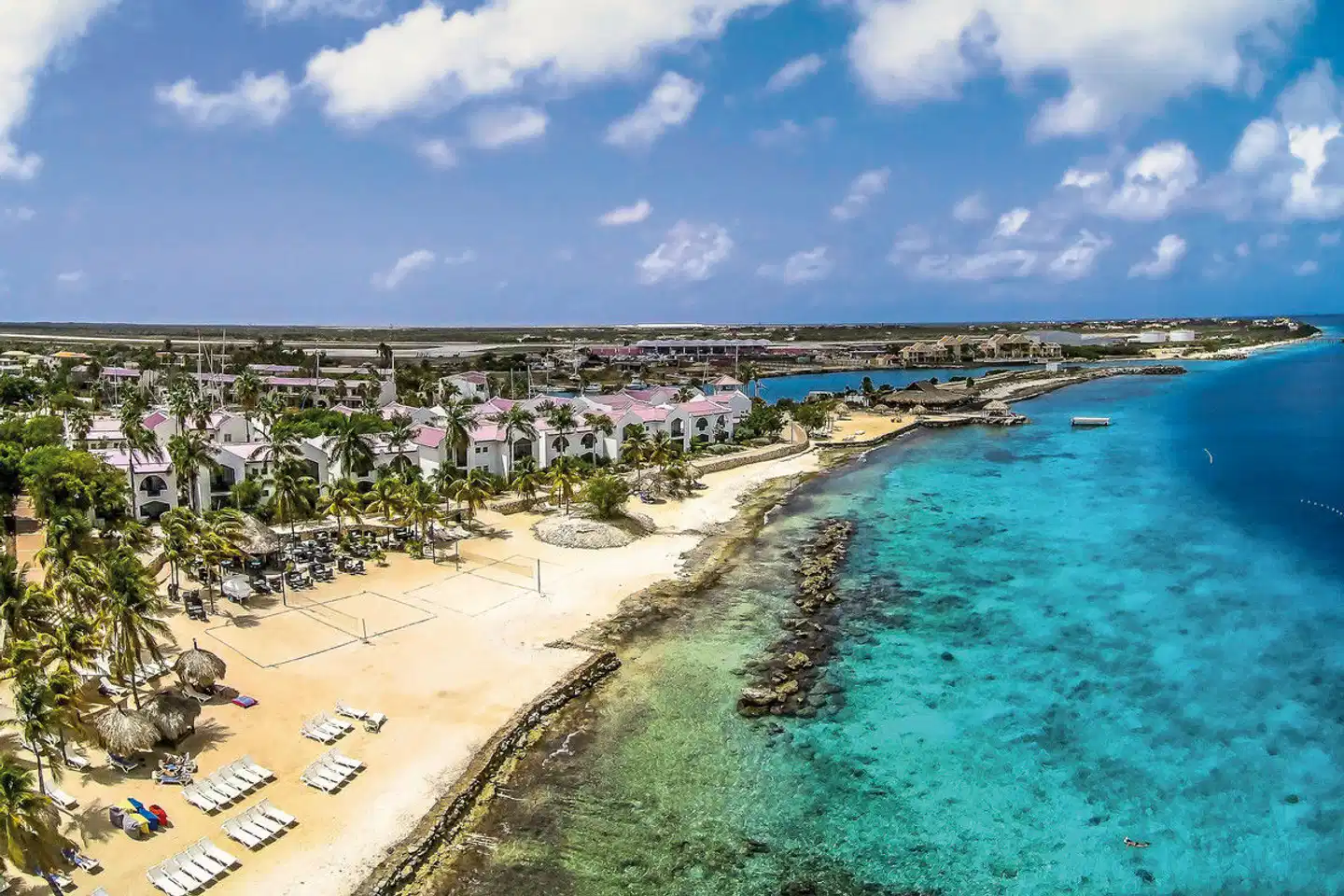 Plaza Beach & Dive Resort Bonaire Strand