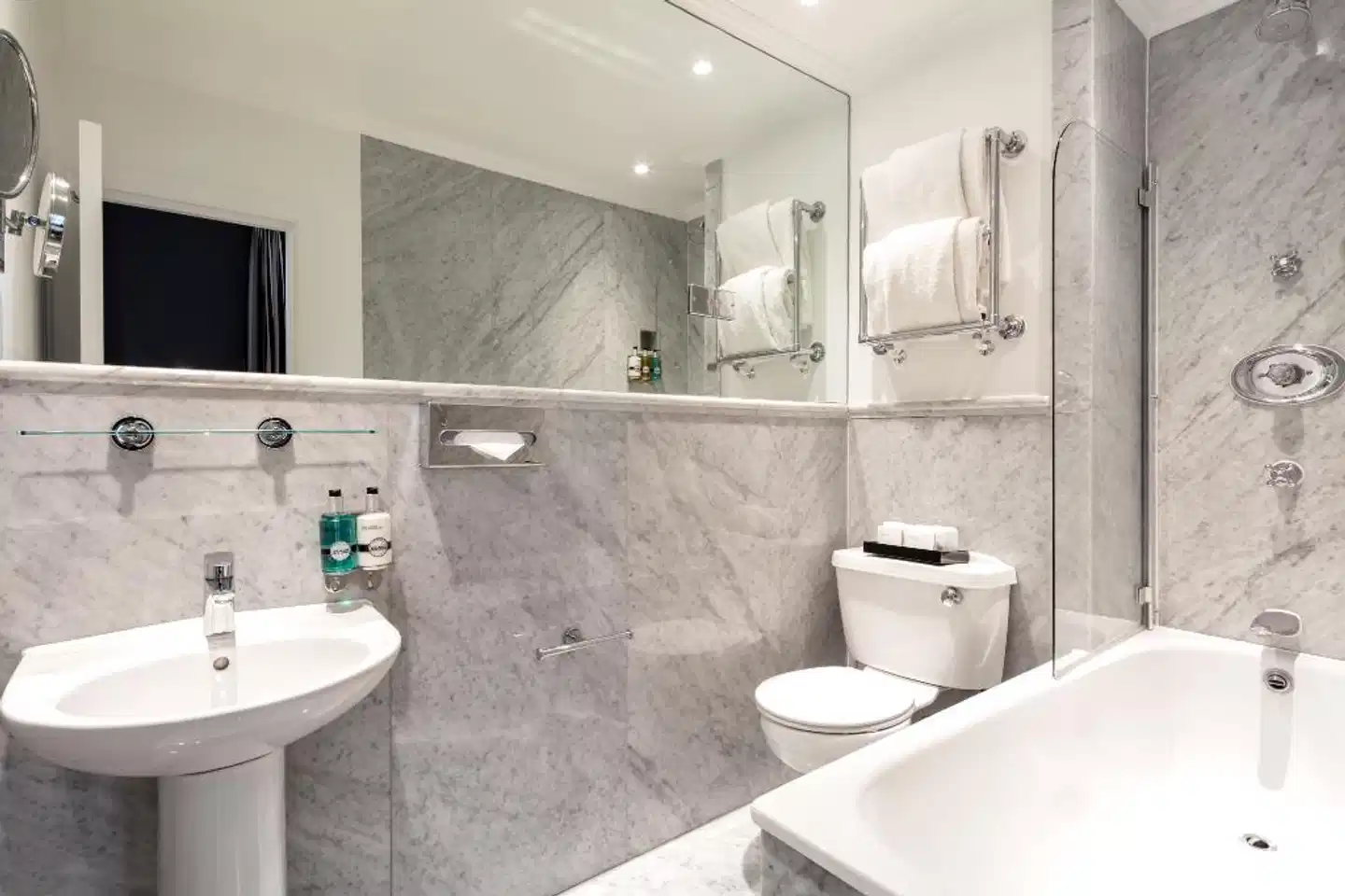 Radisson Blu Edwardian Vanderbilt Hotel Badezimmer