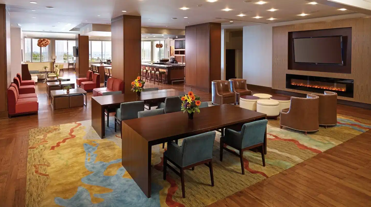 Niagara Falls Marriott on the Falls Lobby