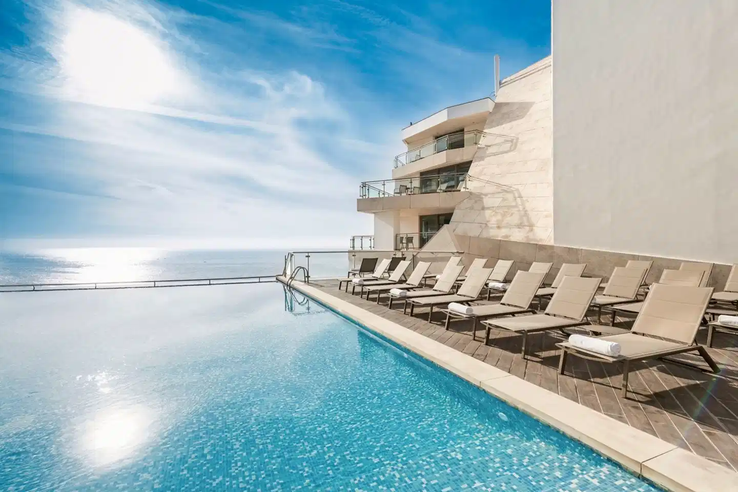 Sesimbra Oceanfront Hotel Pool