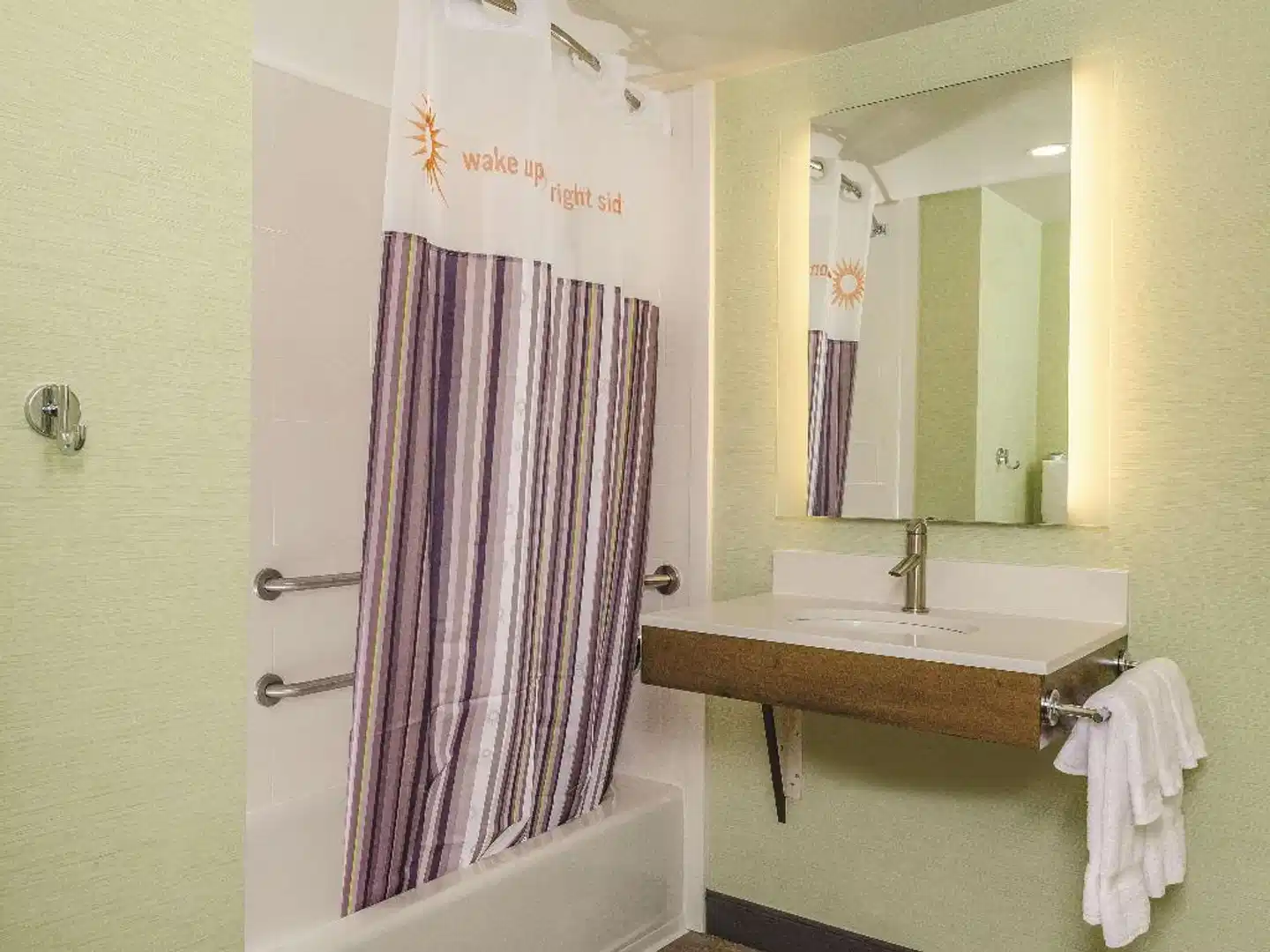 La Quinta Inn & Suites by Wyndham San Francisco Airport N Badezimmer