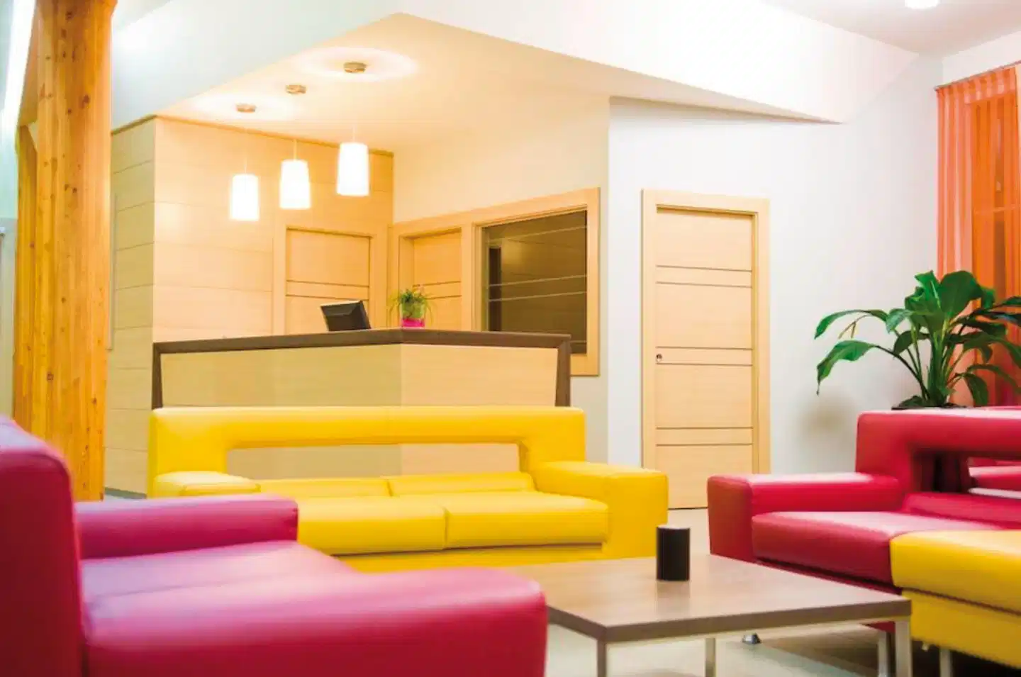 Garda Sporting Club Hotel Lobby