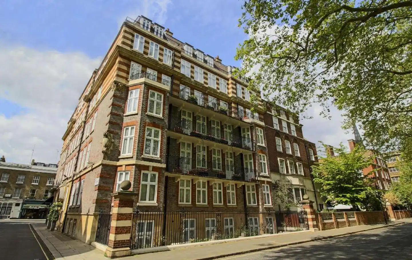 Rochester Hotel by Blue Orchid Aussenansicht