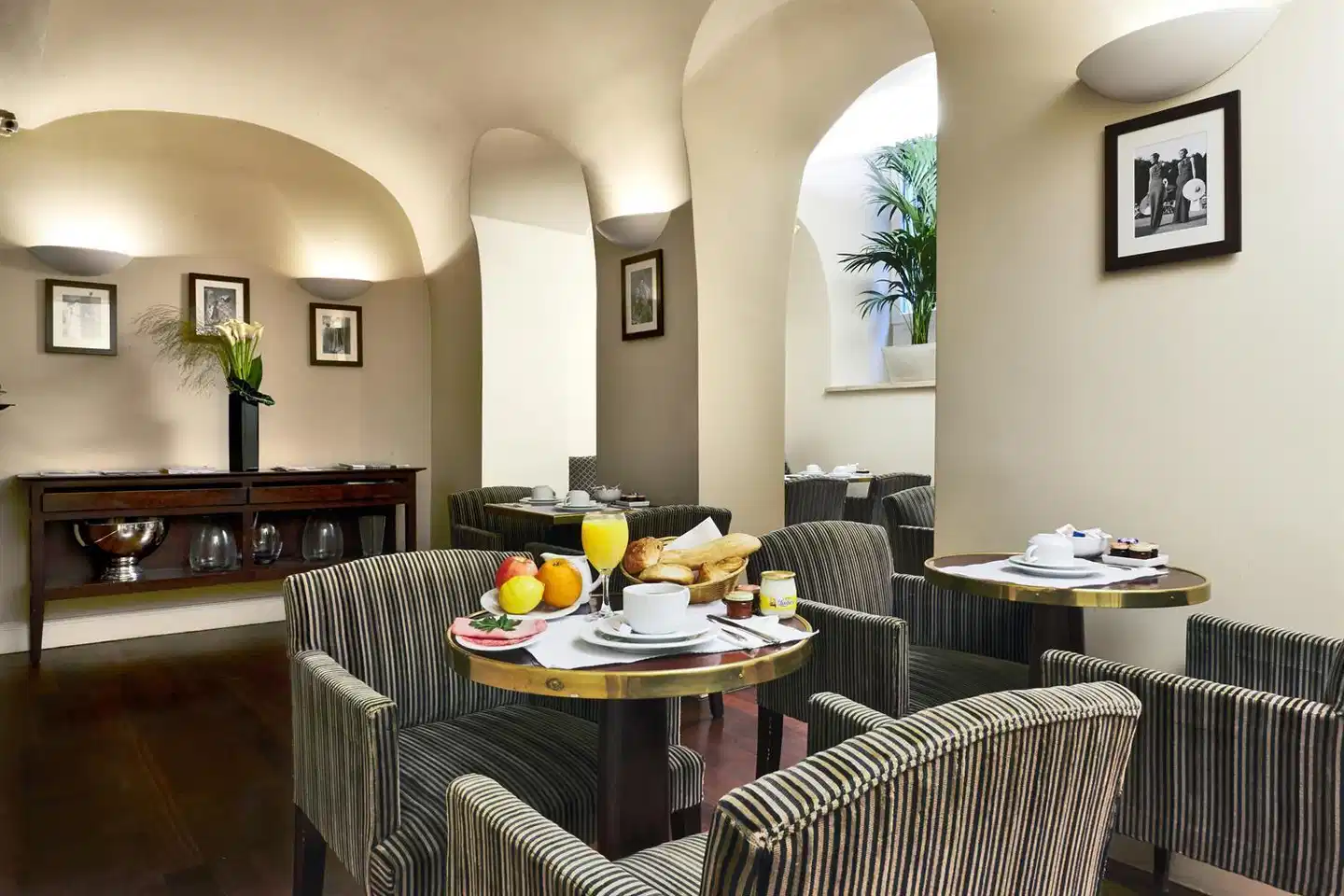 Golden Tulip Washington Opera Restaurant