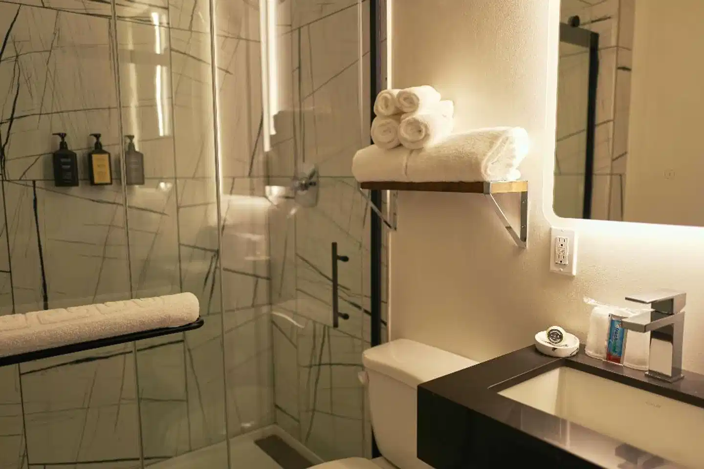 Hotel Julian Badezimmer