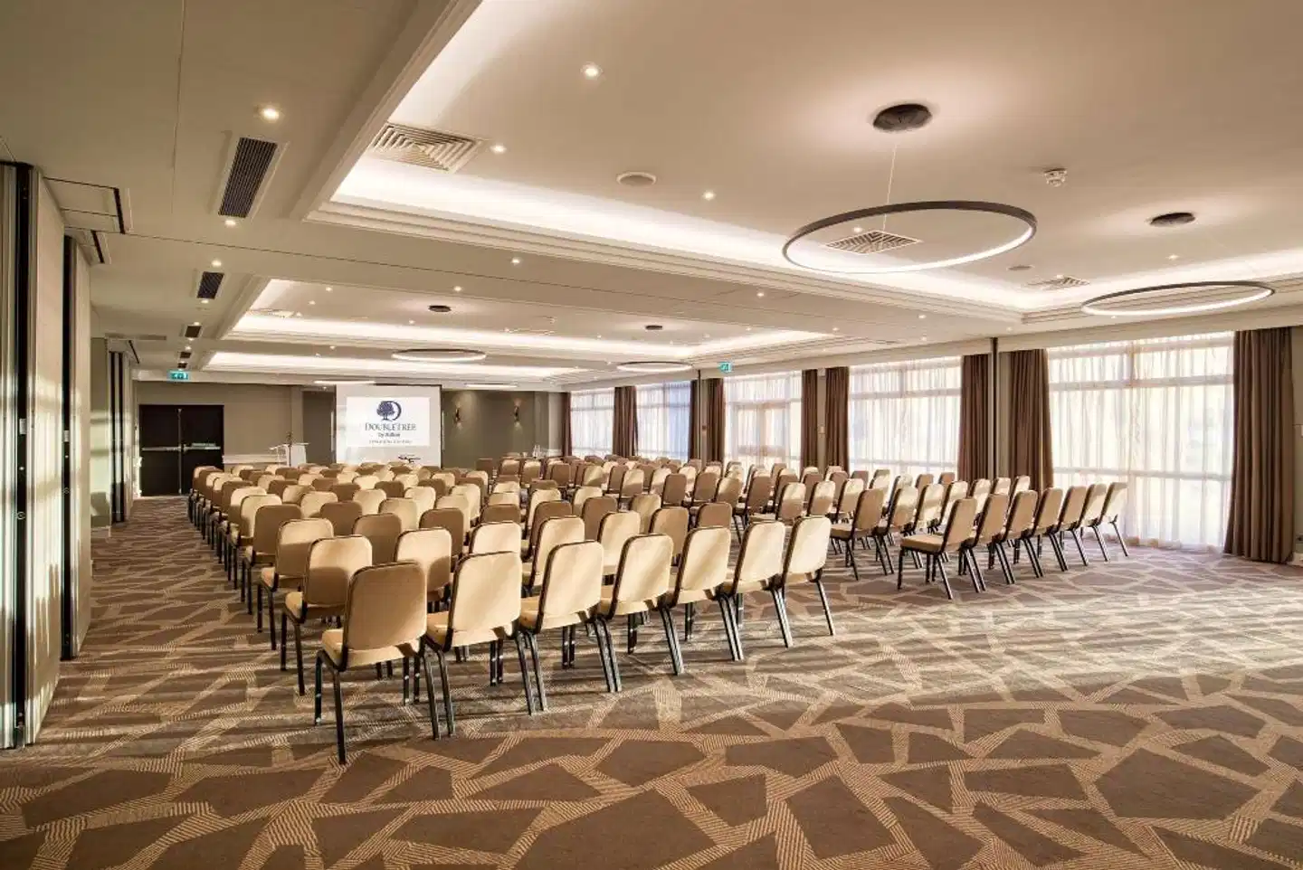 DoubleTree by Hilton Hotel London - Ealing Konferenz