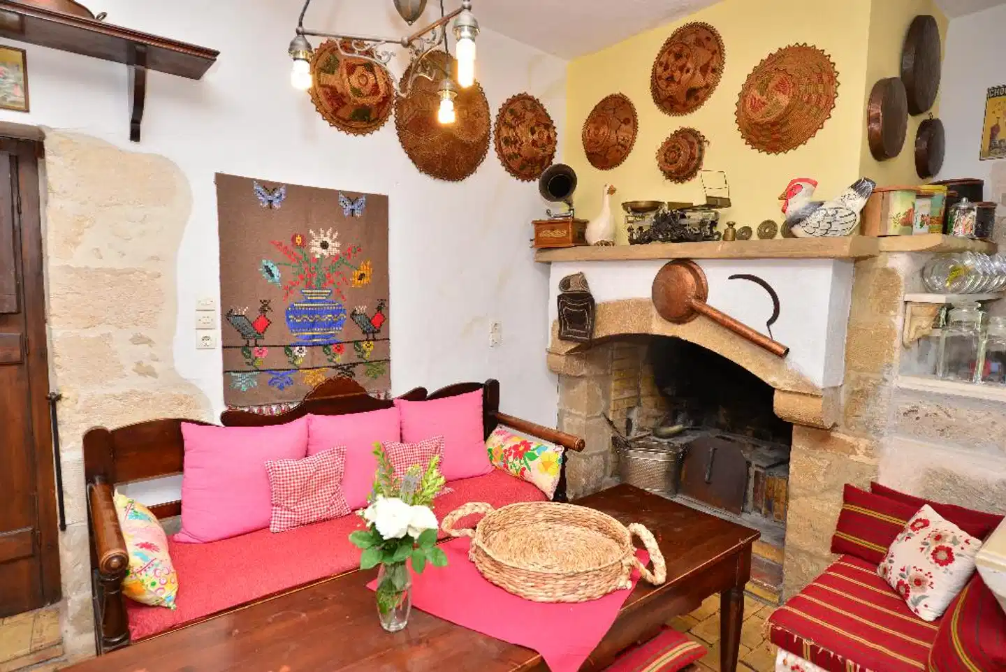 Viglatoras Traditional Apartments Lobby