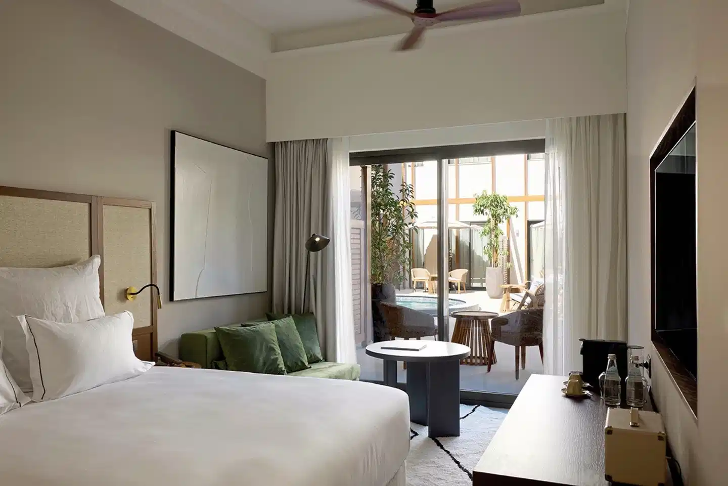 Isla Brown Chania Resort, Curio Collection by Hilton Wohnbeispiel