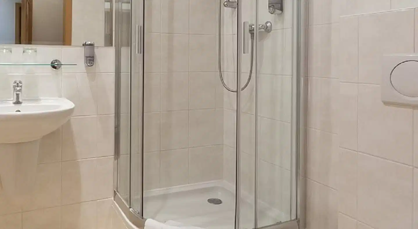 Hotel Atos Badezimmer