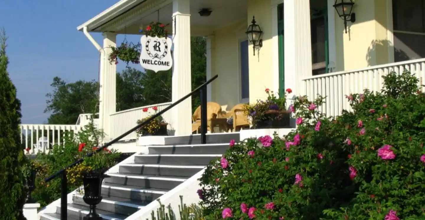 Rossmount Inn Aussenansicht