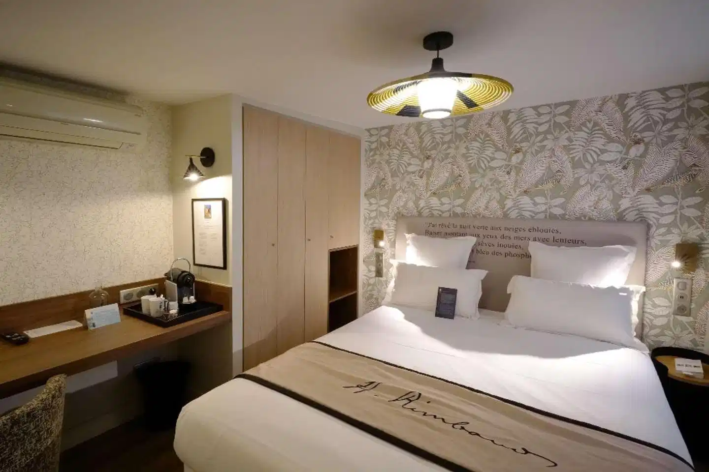 Hôtel Littéraire Arthur Rimbaud Wohnbeispiel