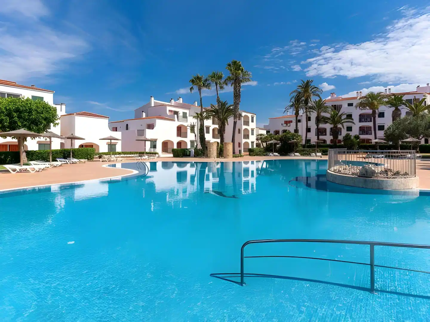 O7 Vista Blanes Pool