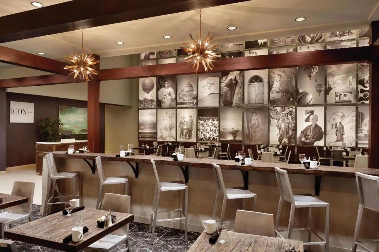 DoubleTree by Hilton Downtown Albuquerque Bar