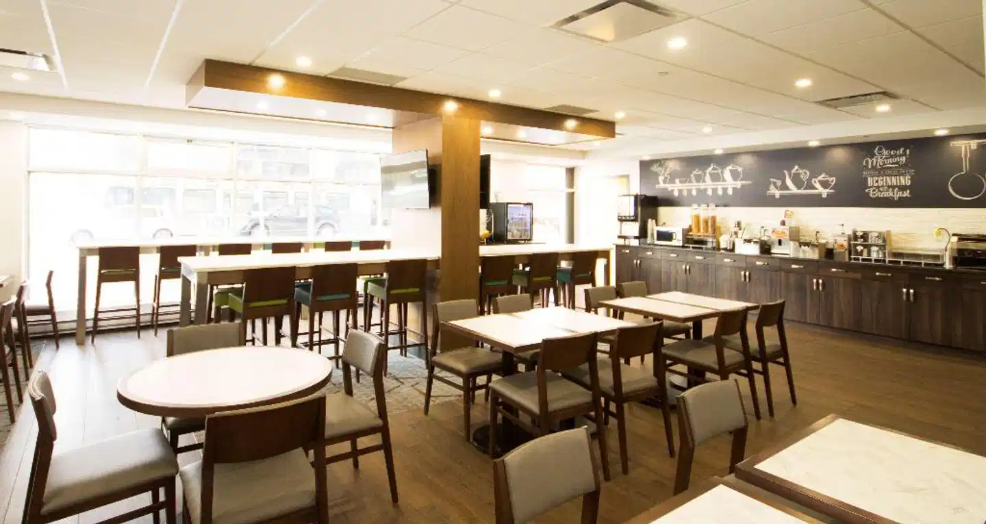 Best Western Plus Suites Downtown Calgary Restaurant
