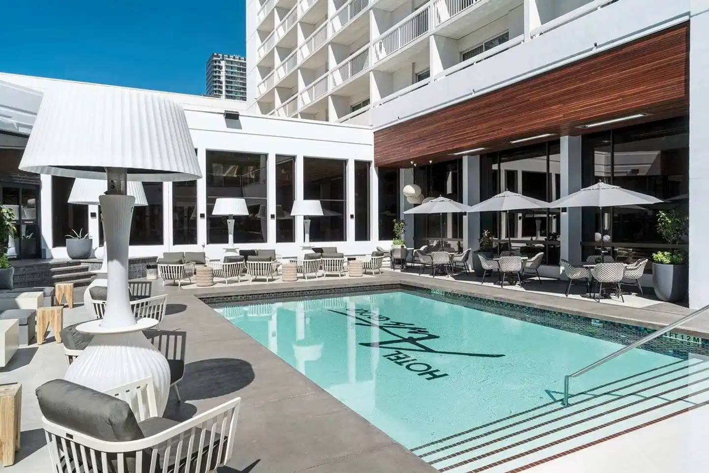 Hotel Arts Calgary Pool