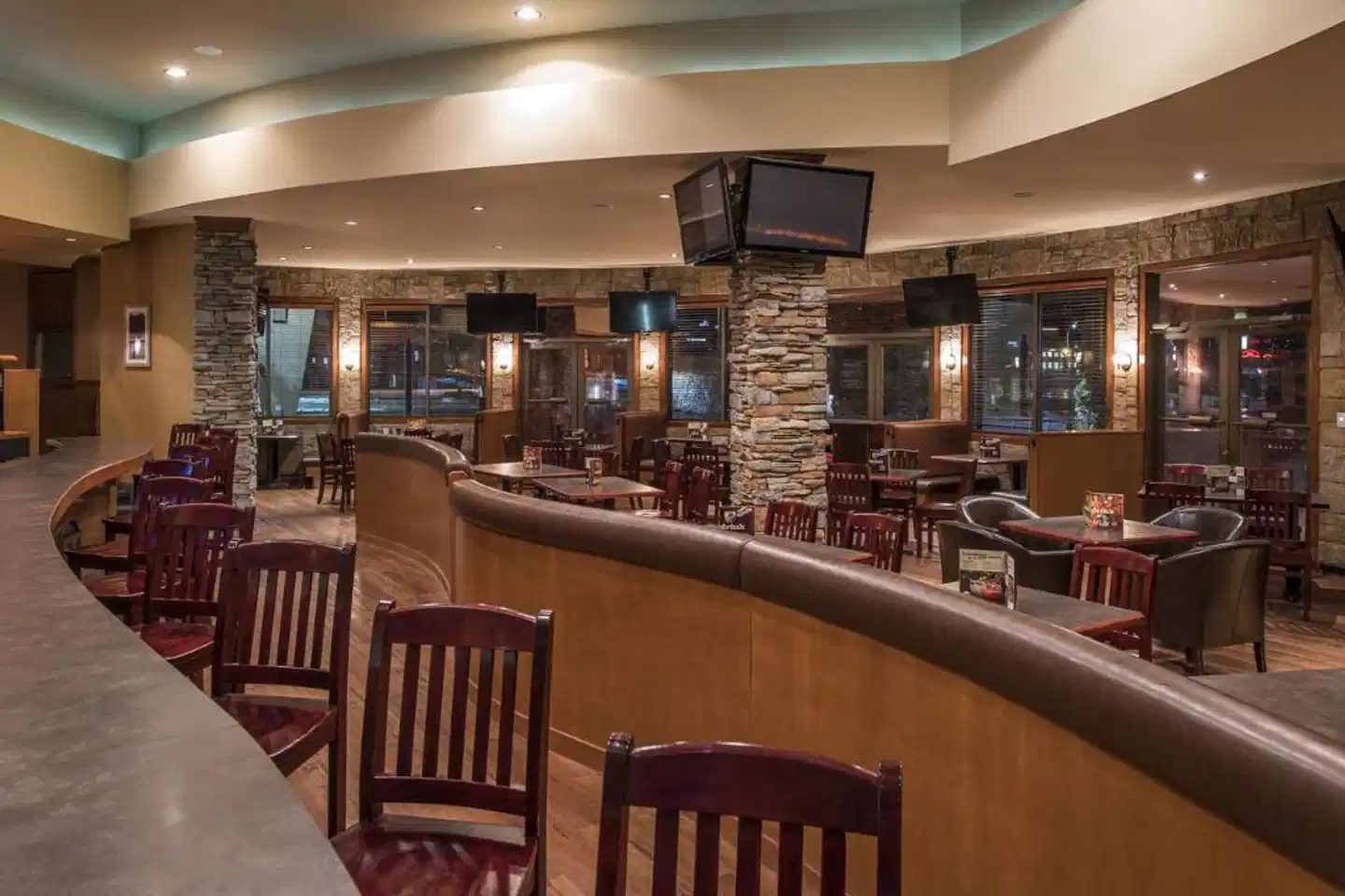 Holiday Inn Lethbridge Bar