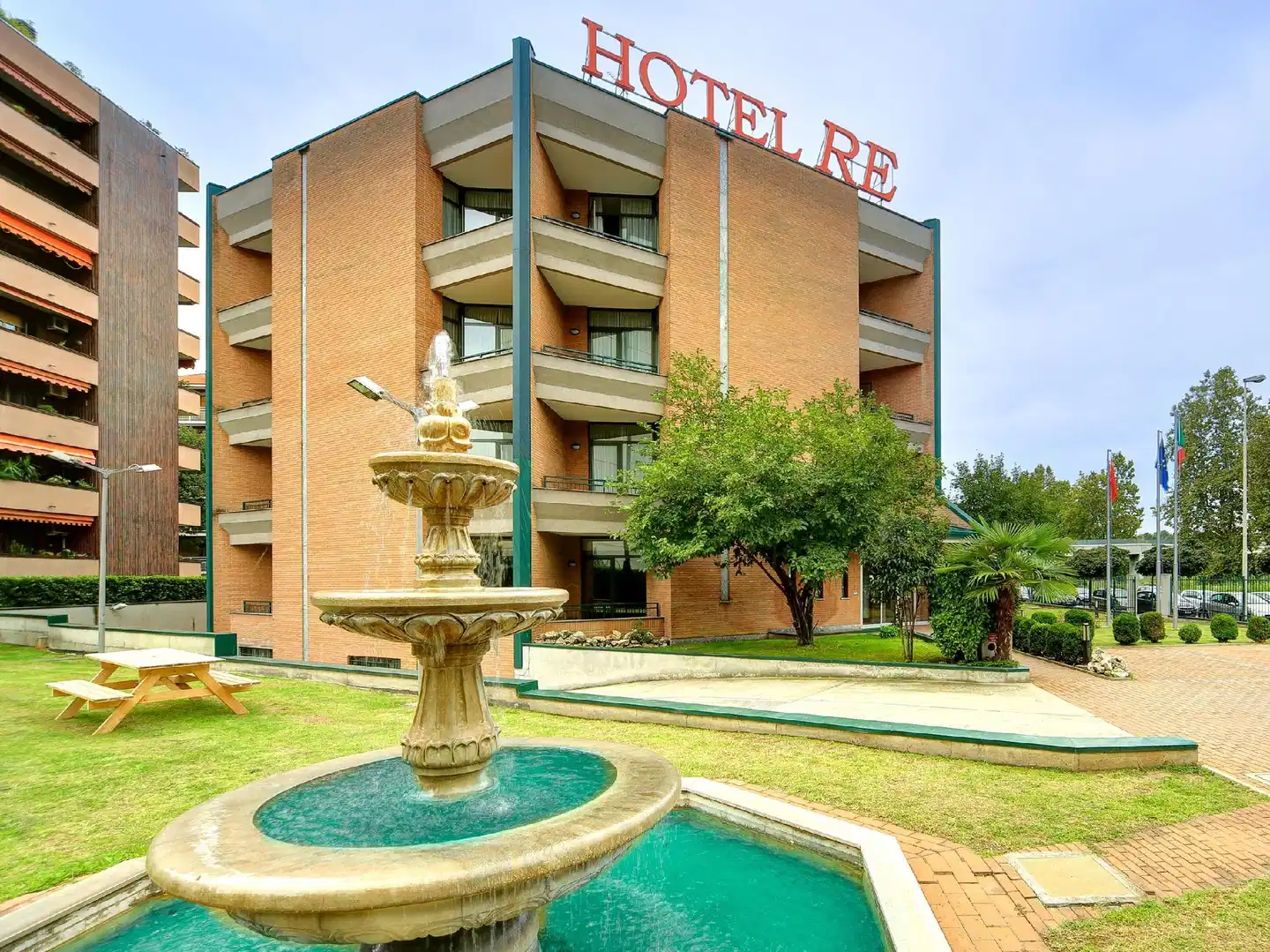 SMARTHOTEL Re Aussenansicht