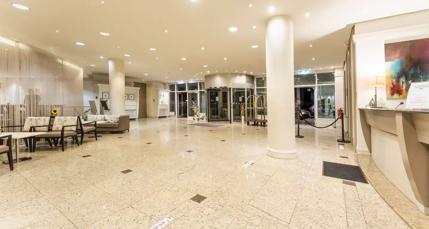 PLAZA Premium Wien Lobby