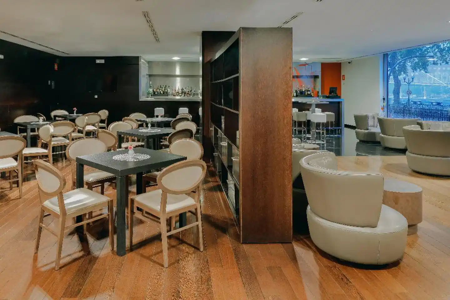 Hesperia Bilbao Badezimmer