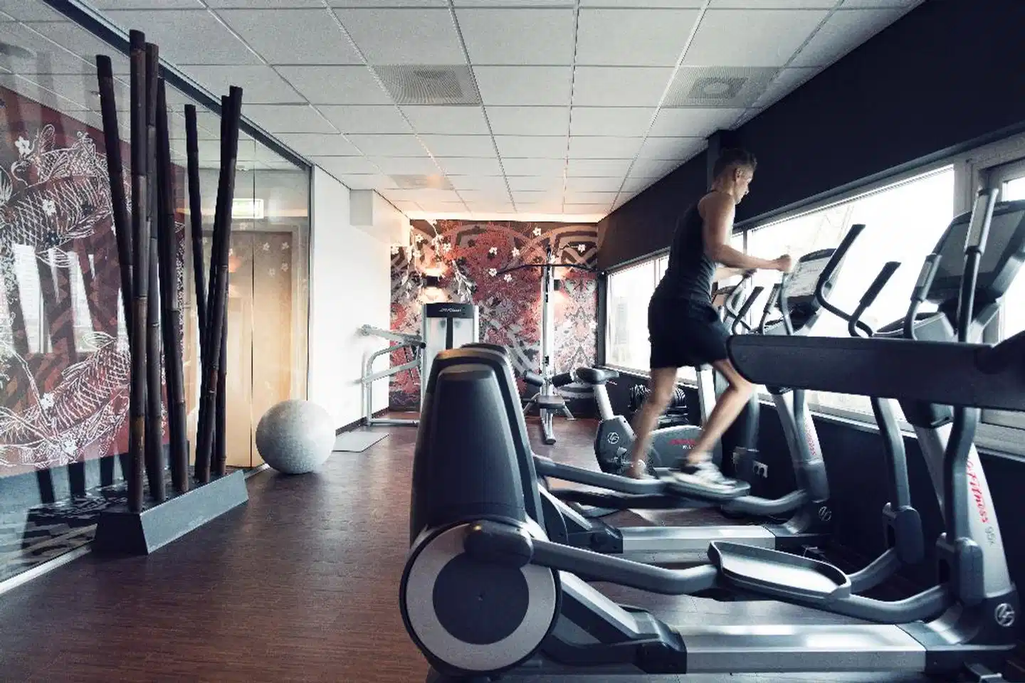 Haven Hotel Rotterdam, Curio Collection by Hilton Sport und Entertainment