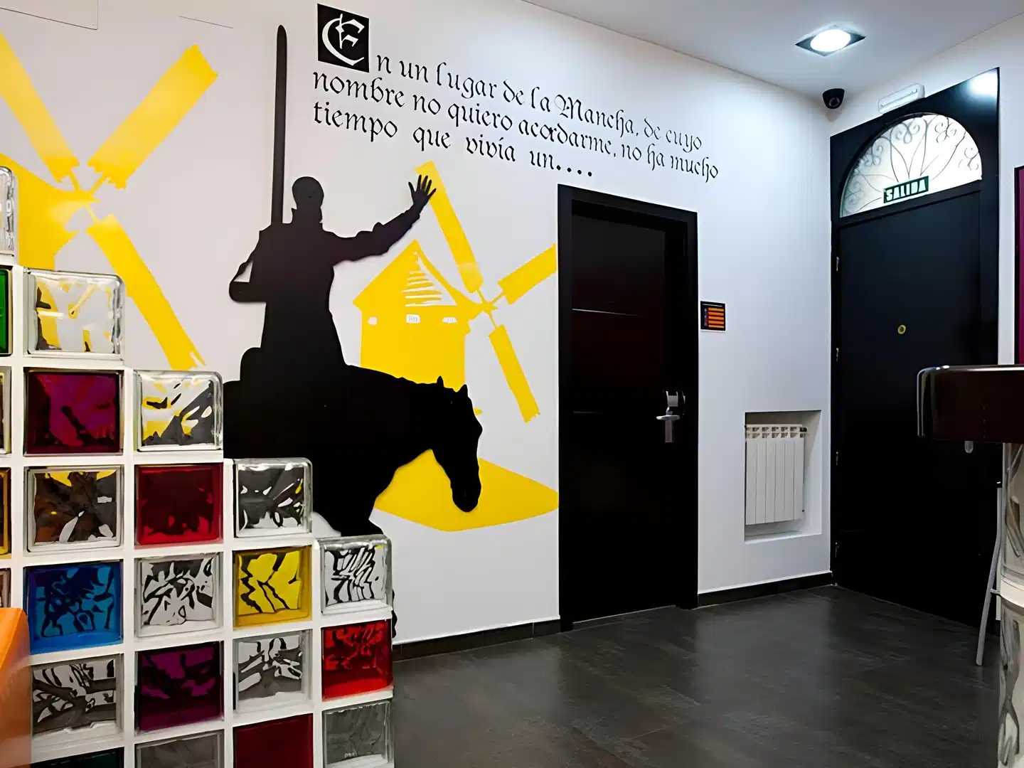 JC Rooms Santa Ana Lobby