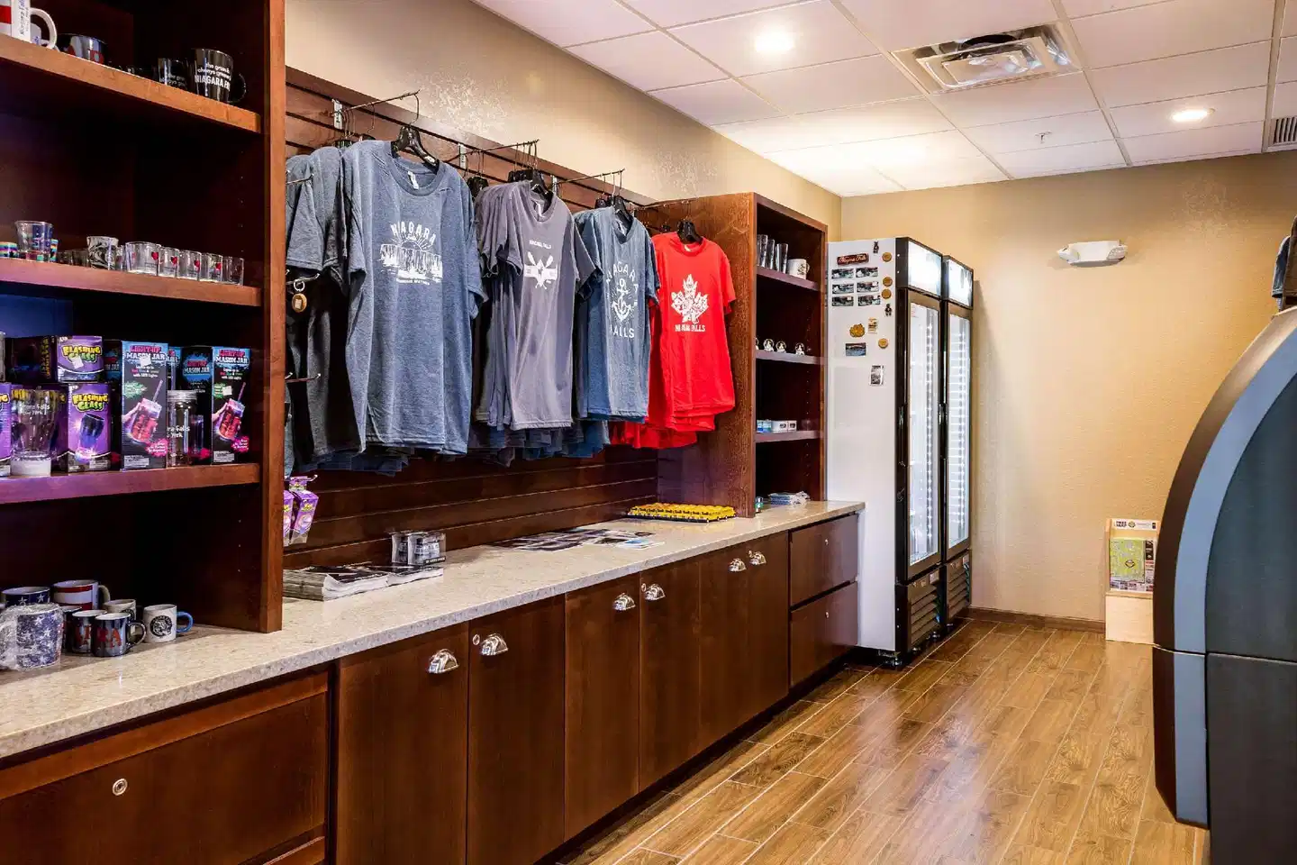 Comfort Inn & Suites Niagara Falls Bar