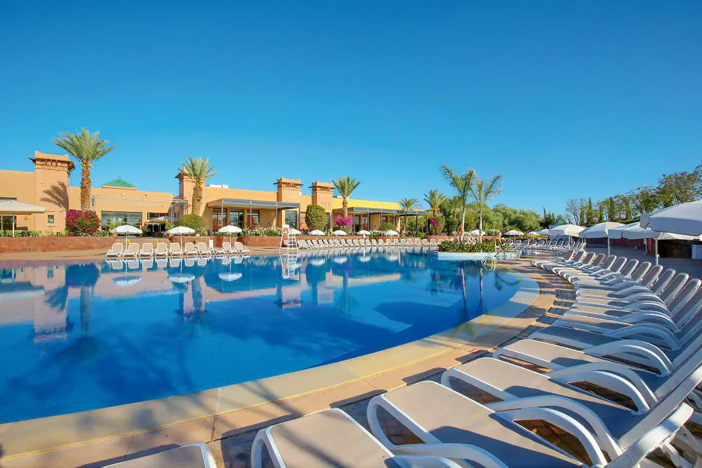 Valeria Dar Atlas Pool