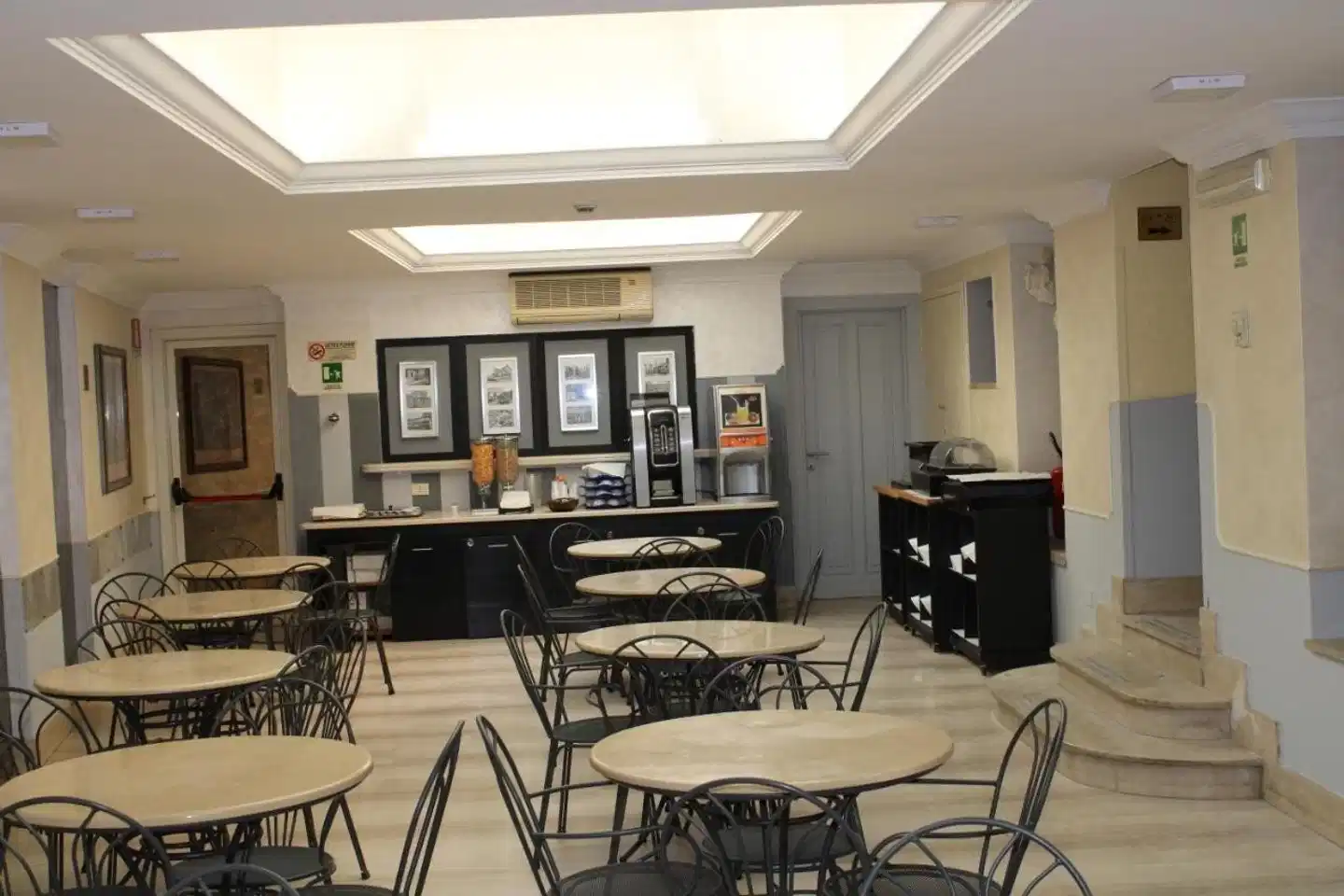 Hotel Center 2 Lobby