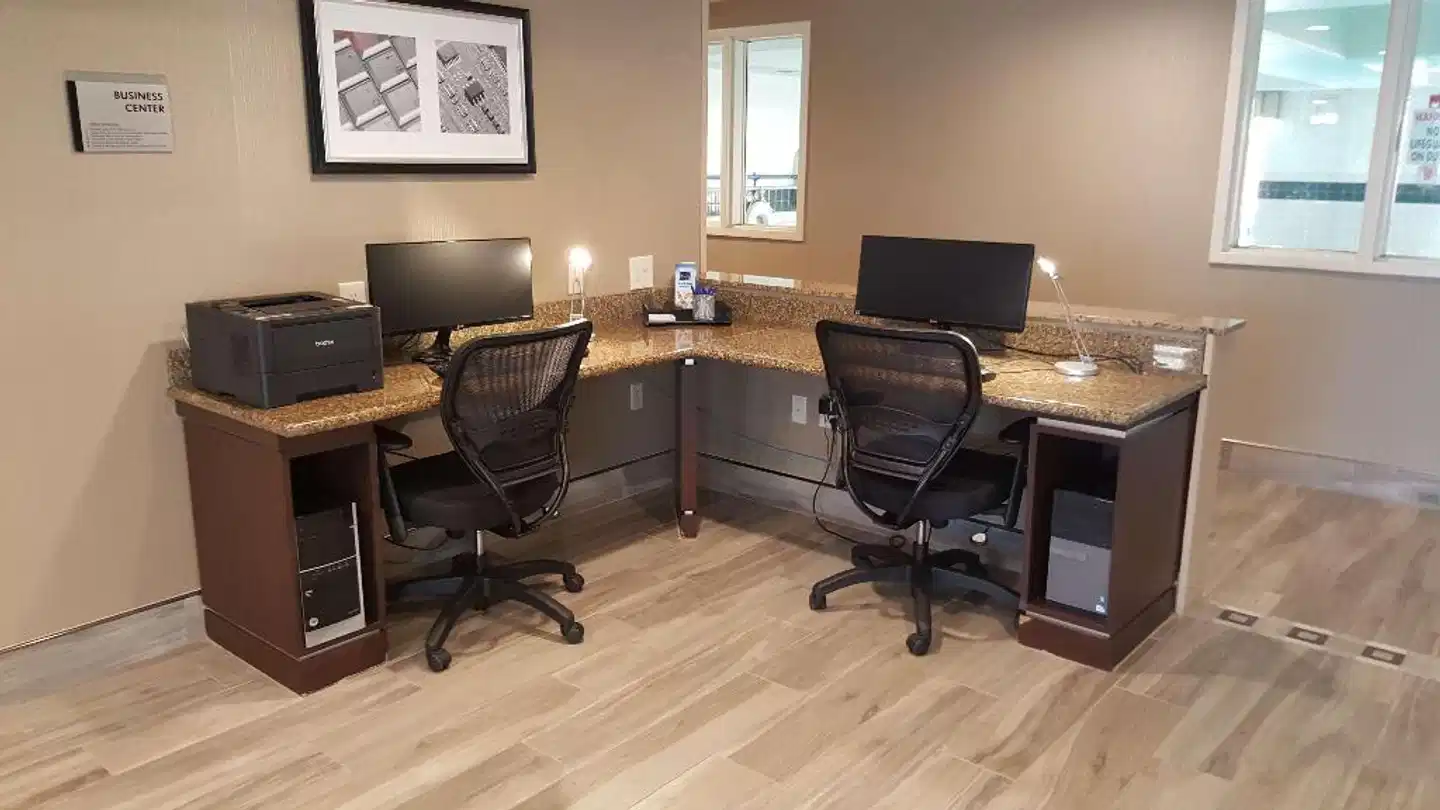 Best Western Airport Inn & Suites Oakland Lobby